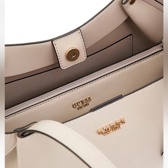 GUESS SET - Picture 7 of 15